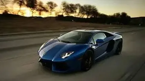 机器人“大脑”升级：拳台较量与绿茵对决中更显智能